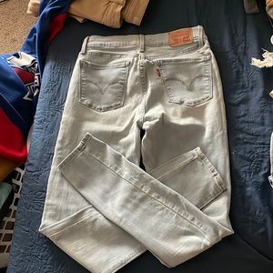 Levi’s Jean size 28 super skinny